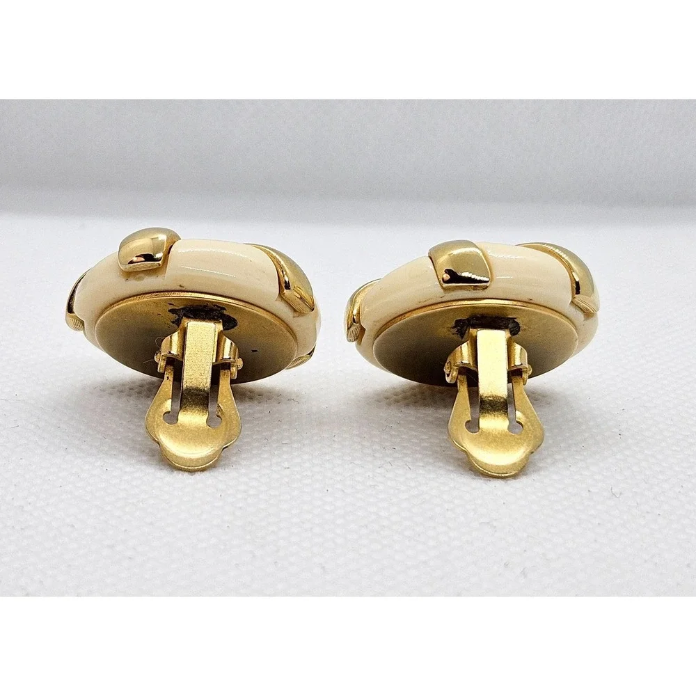Vintage KJL Kenneth Jay Lane Lucite & Gold tone Button Clip On‎ Rare Earrings - Picture 5 of 10
